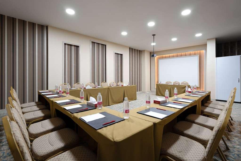 Ramada By Wyndham - Sulaymaniyah Salim Street Hotel Room photo